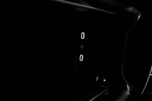 Used 2025 Mercedes-Benz EQB 300 4MATIC image 34