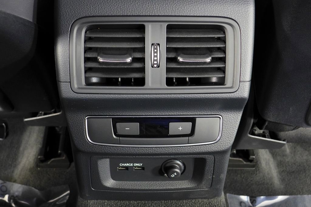 Used 2025 Audi Q5 e Premium Plus w/ Premium Plus Package image 24