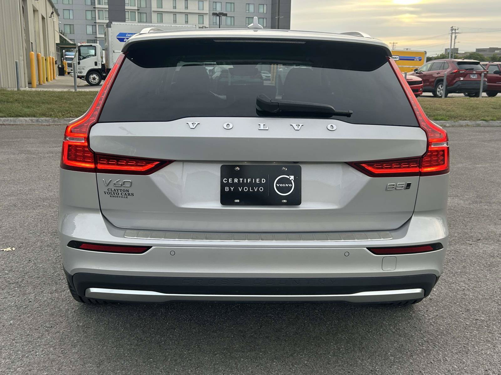 Certified 2025 Volvo V60 B5 Cross Country Plus AWD/4WD image 6