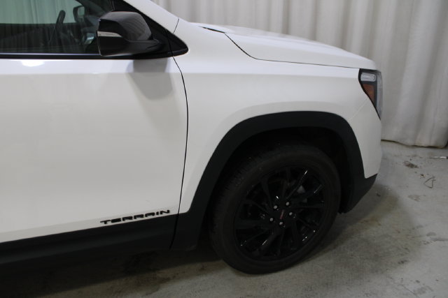 Used 2023 GMC Terrain SLE w/ Driver Convenience Package AWD/4WD image 34