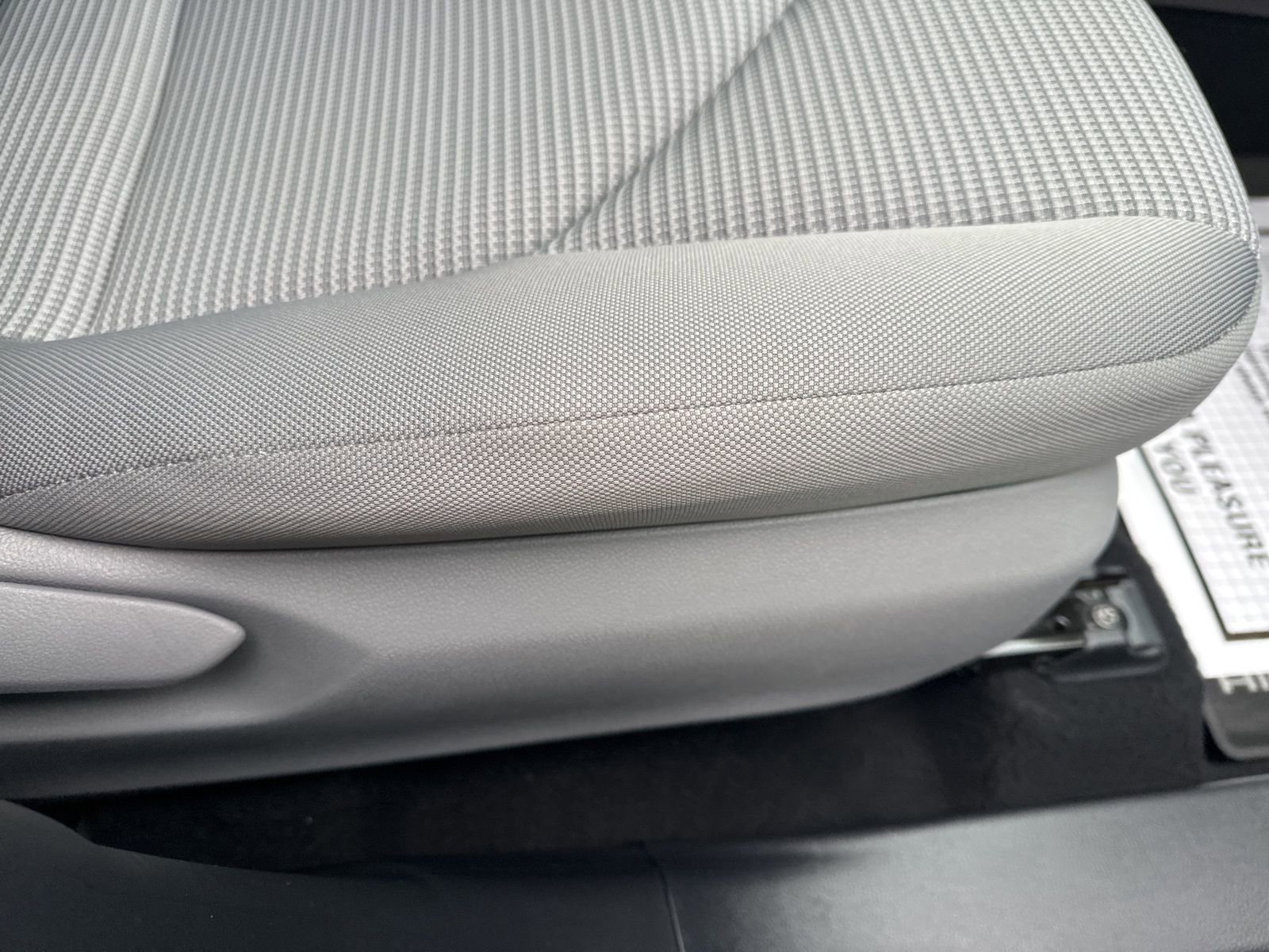 Used 2021 Toyota Highlander LE image 37