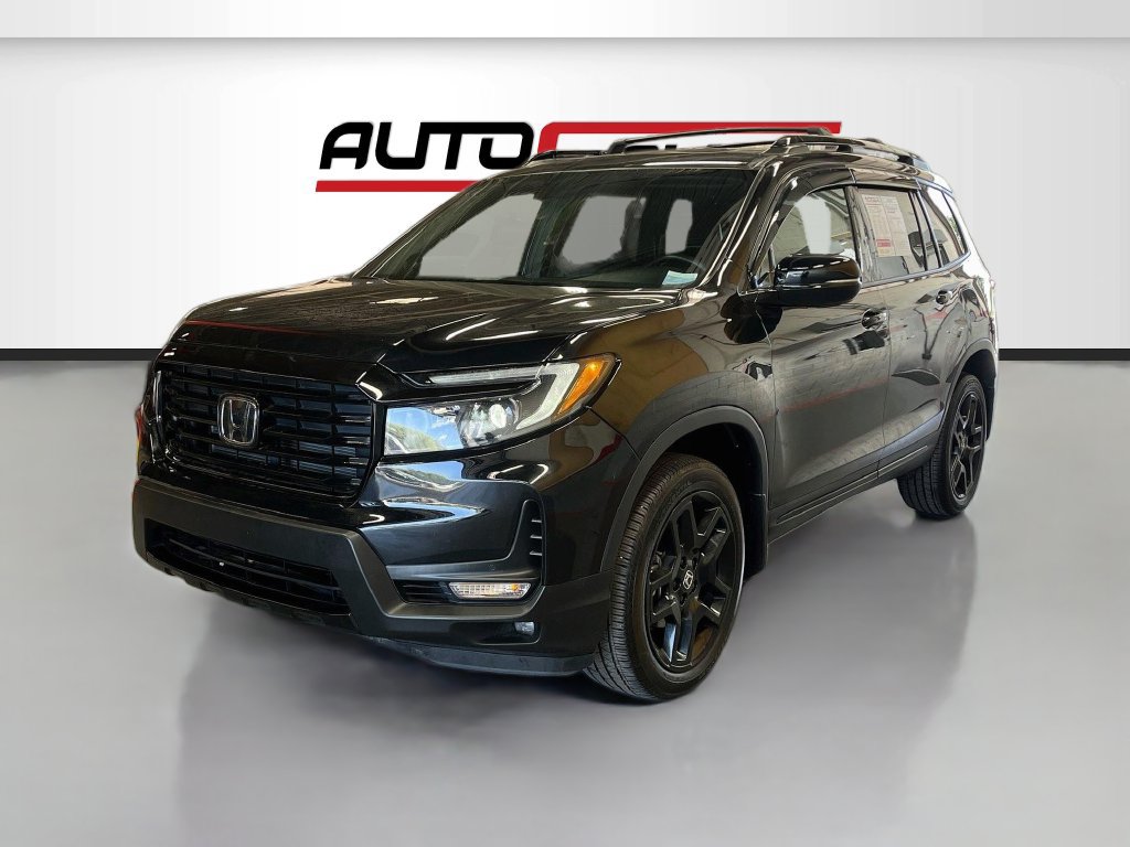 Used 2025 Honda Passport Black Edition image 3