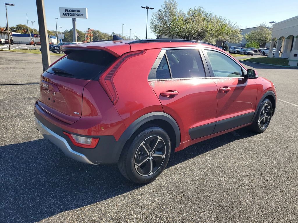 Used 2023 Kia Niro EX FWD image 4