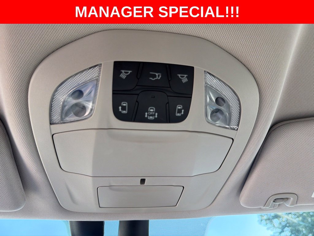 Used 2021 Chrysler Pacifica Touring-L FWD image 33