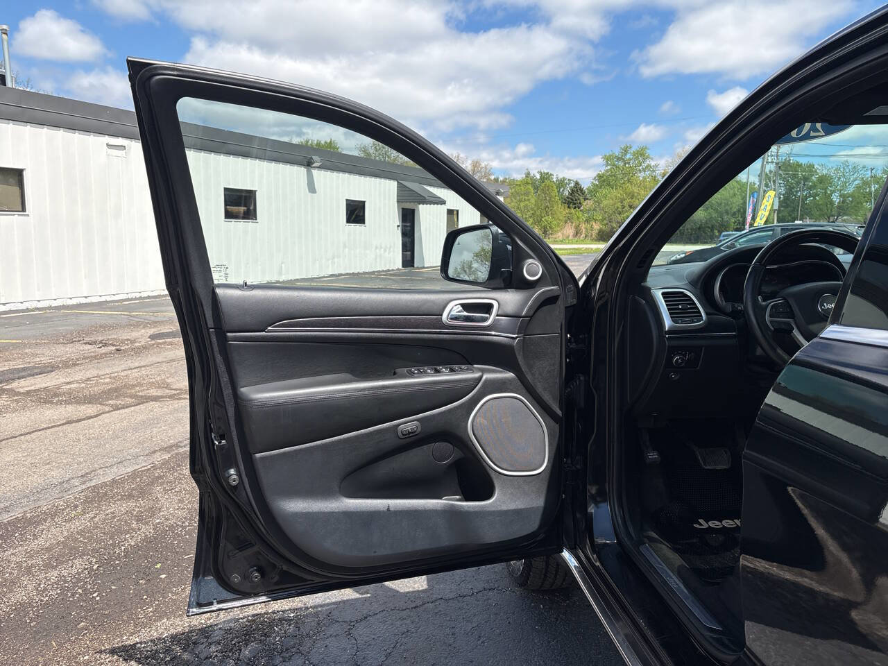 Used 2014 Jeep Grand Cherokee Summit AWD/4WD image 25