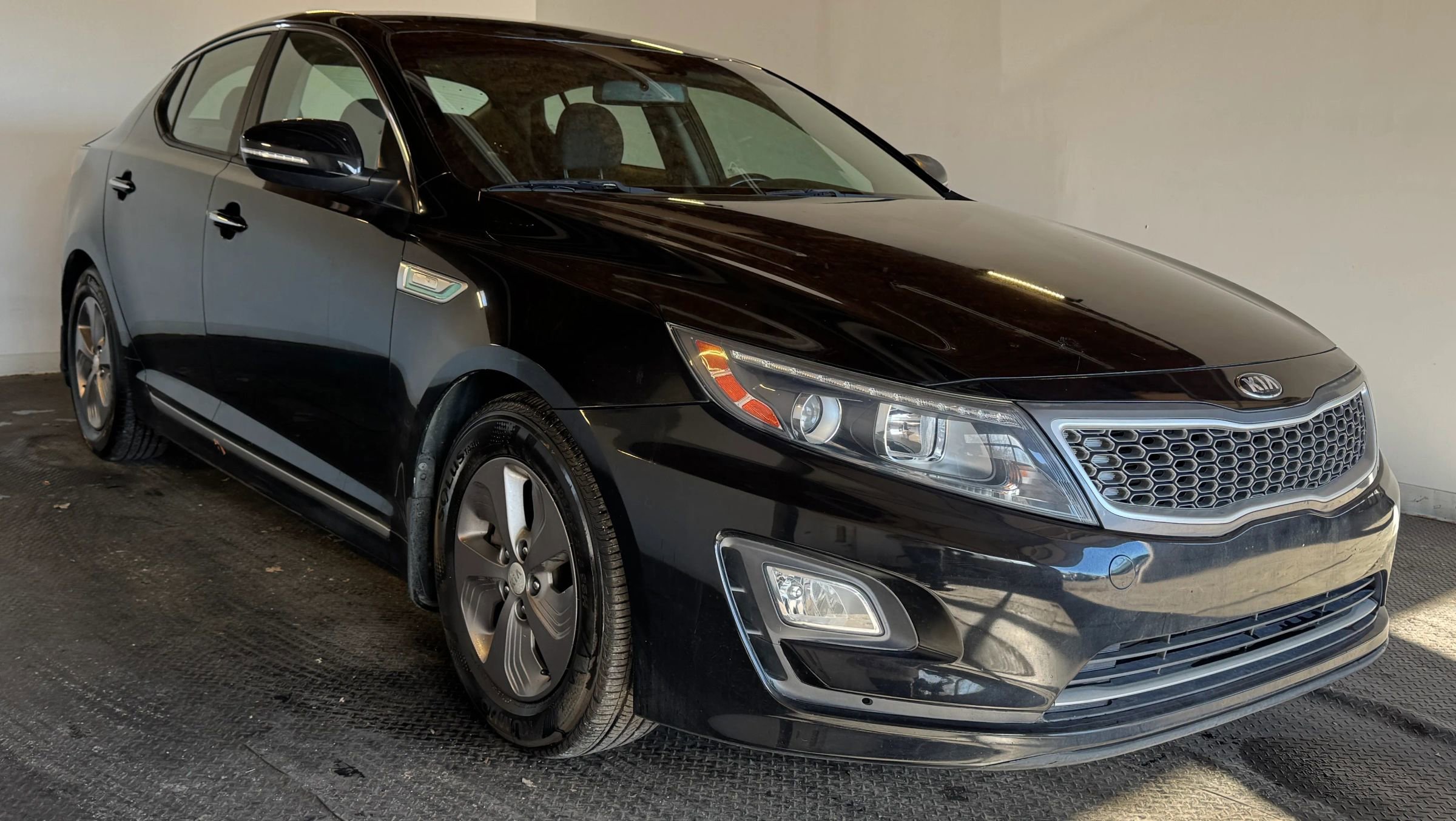 Used 2015 Kia Optima LX w/ Hybrid Convenience Package FWD image 4