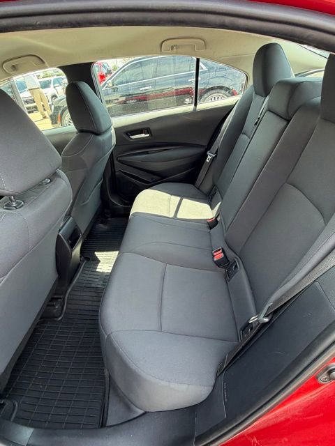 Used 2021 Toyota Corolla LE image 5