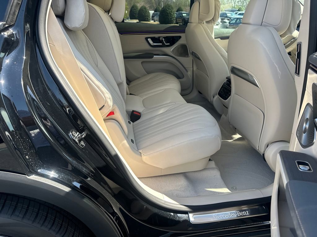 New 2026 Mercedes-Benz EQS 400 4MATIC SUV image 17