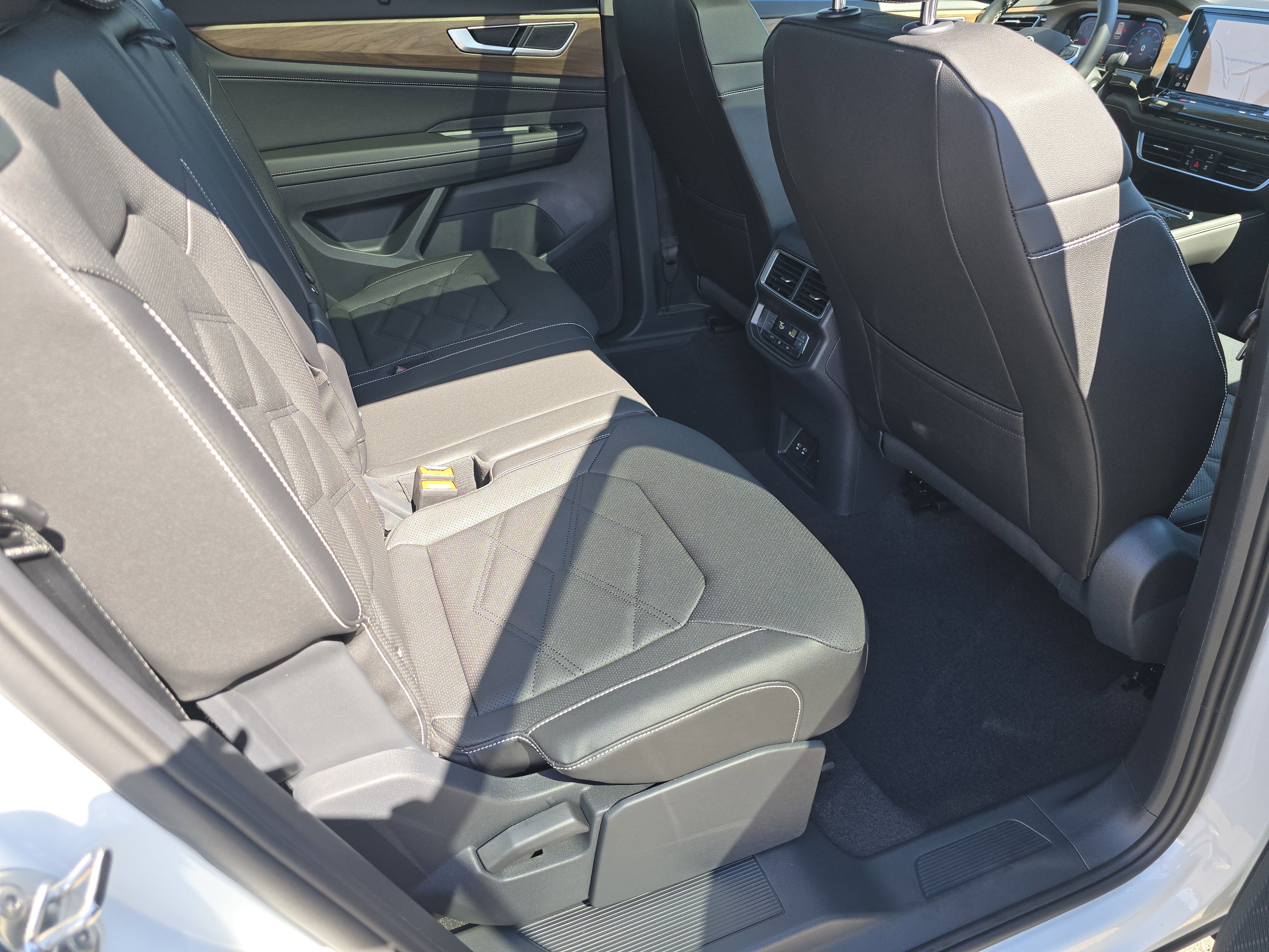 New 2026 Volkswagen Atlas SE image 18