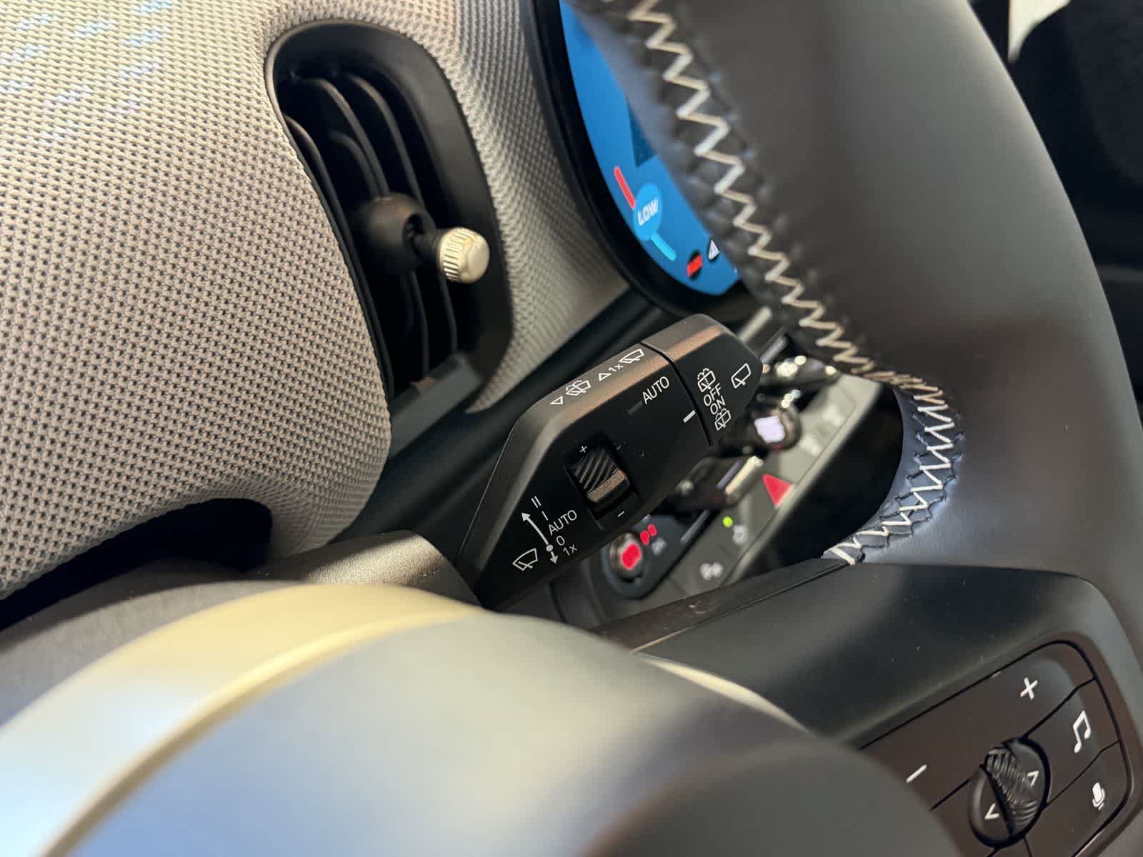 Used 2025 MINI Cooper 2-Door Hardtop FWD image 17