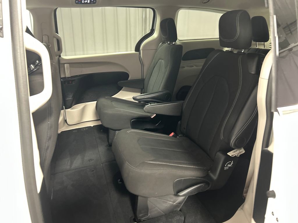 Used 2024 Chrysler Voyager LX FWD image 23