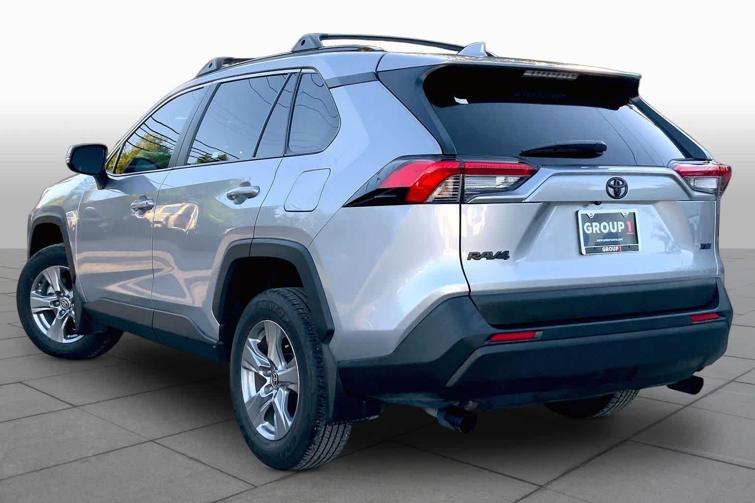 Used 2025 Toyota RAV4 XLE FWD image 12