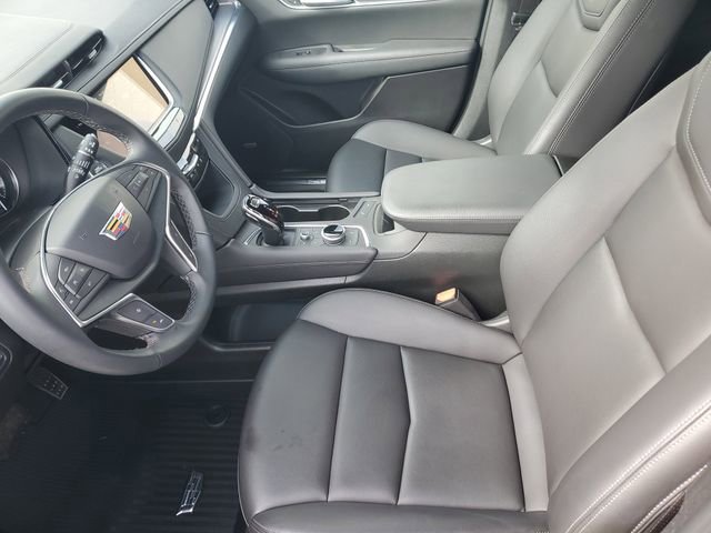 Certified 2025 Cadillac XT5 Luxury w/ LPO, Floor Liner Package AWD/4WD image 26