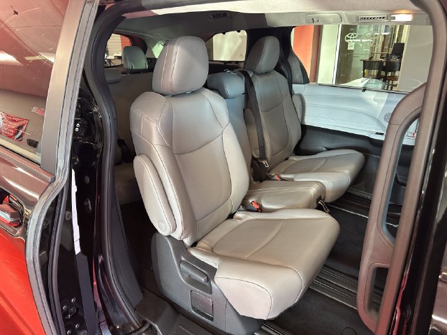 Certified 2026 Toyota Sienna XLE FWD image 13