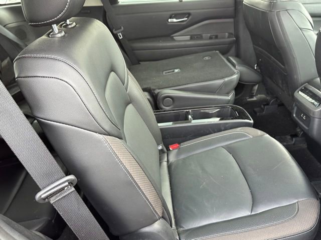 Used 2023 Nissan Pathfinder SL w/ SL Premium Package AWD/4WD image 12