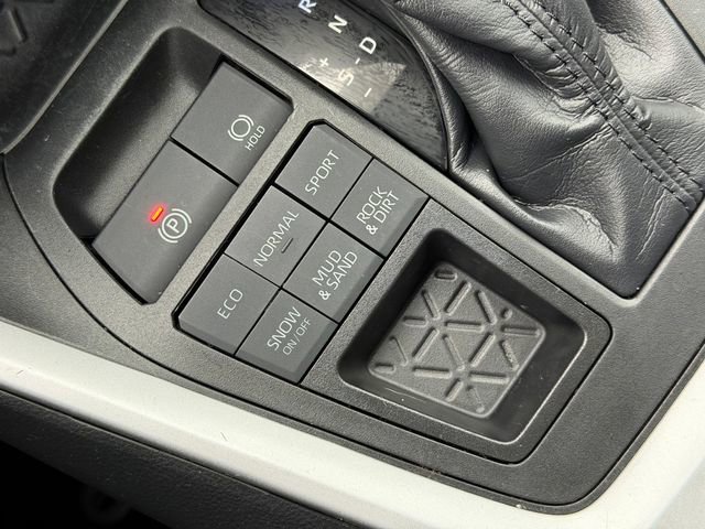 Certified 2019 Toyota RAV4 LE w/ All Weather Liner Package AWD/4WD image 34
