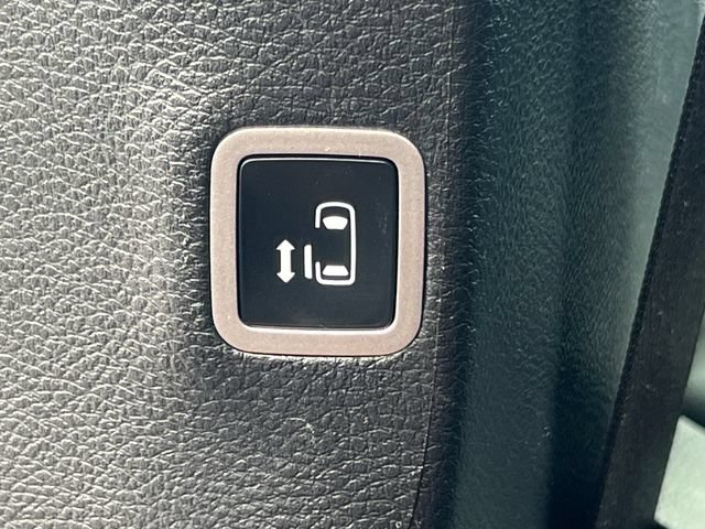 Used 2025 Chrysler Pacifica Select FWD image 37