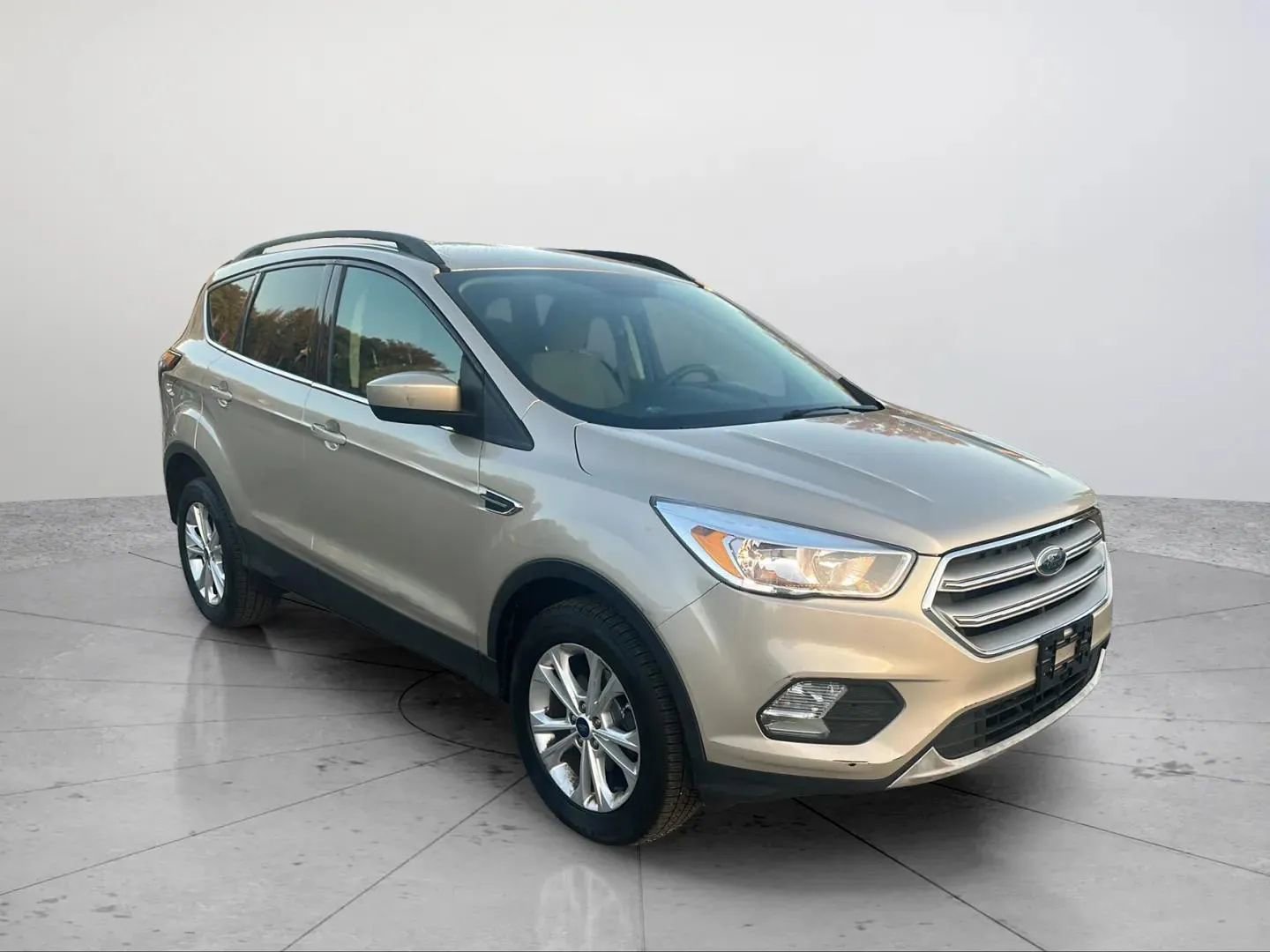 Used 2018 Ford Escape SE FWD image 9