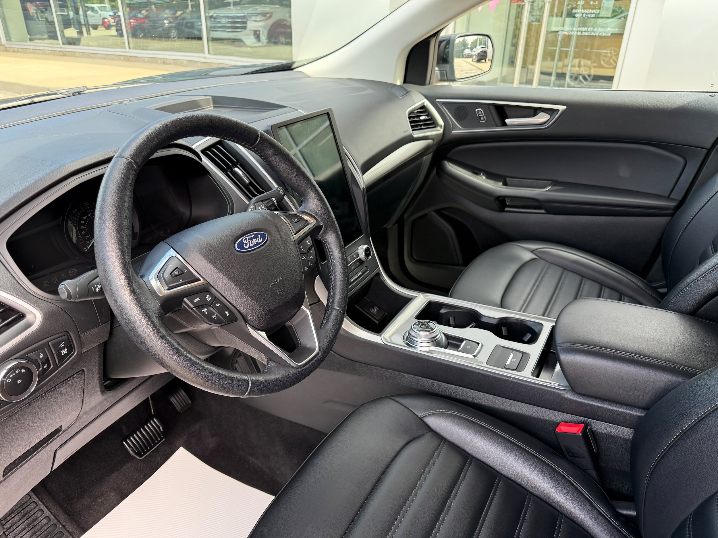 Certified 2024 Ford Edge SEL w/ Convenience Package AWD/4WD image 12