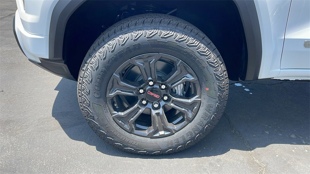 New 2025 GMC Canyon Elevation w/ Convenience Package image 9