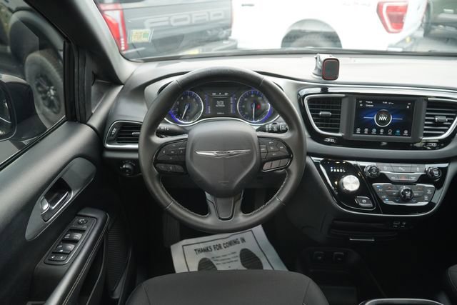 Used 2019 Chrysler Pacifica Touring Plus w/ S Appearance Package FWD image 24