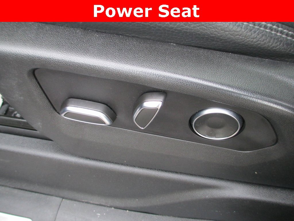 Used 2021 GMC Yukon Denali w/ Denali Premium Package image 29