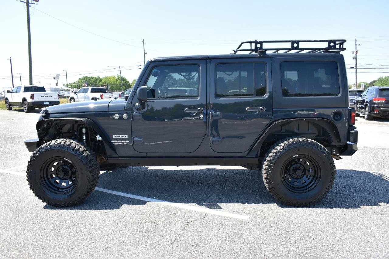 Used 2018 Jeep Wrangler Unlimited Sport S AWD/4WD image 9
