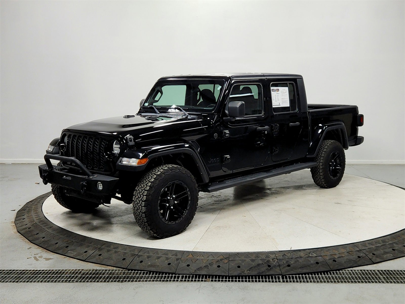 Used 2022 Jeep Gladiator Sport image 3