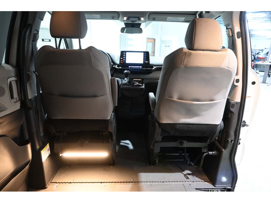 Used 2022 Toyota Sienna LE AWD/4WD image 20