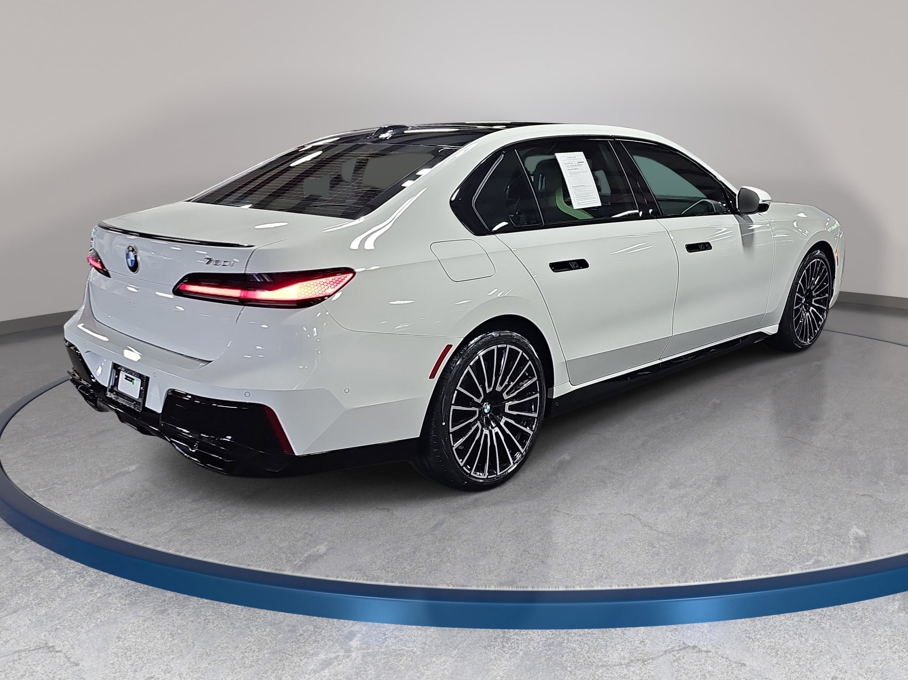 Certified 2025 BMW 760i xDrive w/ Executive Package AWD/4WD image 6