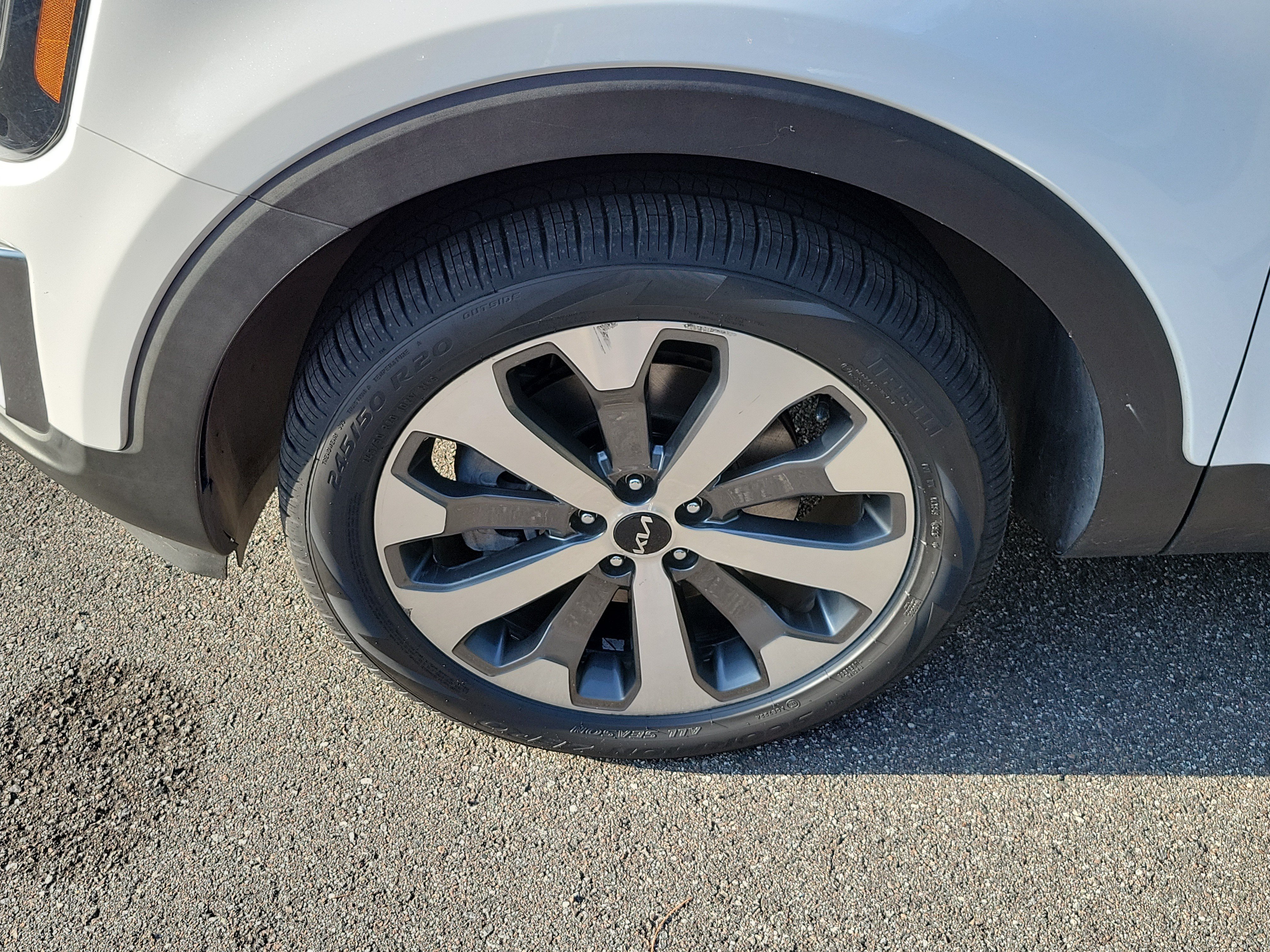 Certified 2022 Kia Telluride EX w/ EX Premium Package FWD image 40
