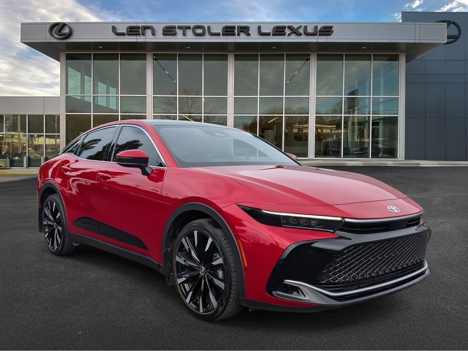 Used 2023 Toyota Crown Platinum image 2