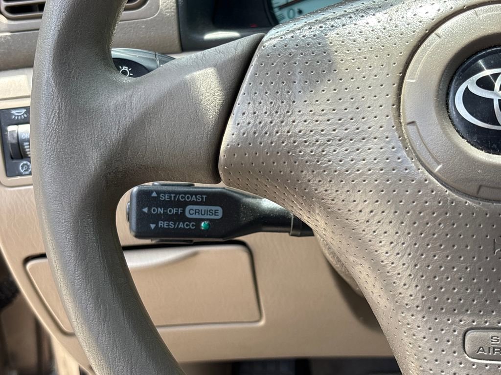 Used 2004 Toyota Corolla CE FWD image 18