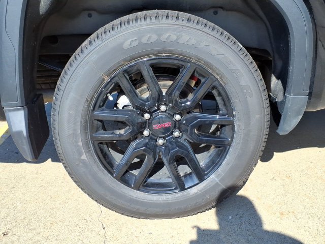 Used 2023 GMC Sierra 1500 Elevation w/ X31 Off-Road Package AWD/4WD image 8