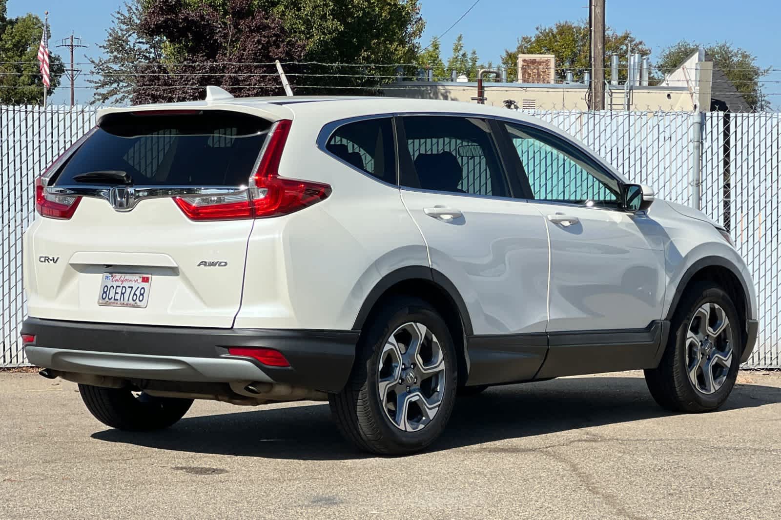 Used 2018 Honda CR-V EX image 3