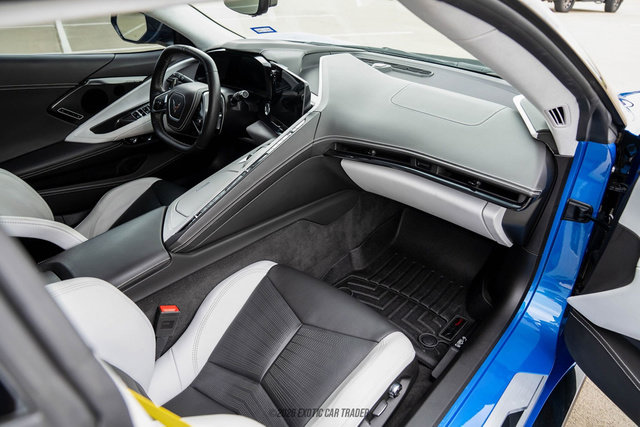 Used 2024 Chevrolet Corvette Stingray Premium Conv w/ Stealth Interior Trim Package RWD image 73