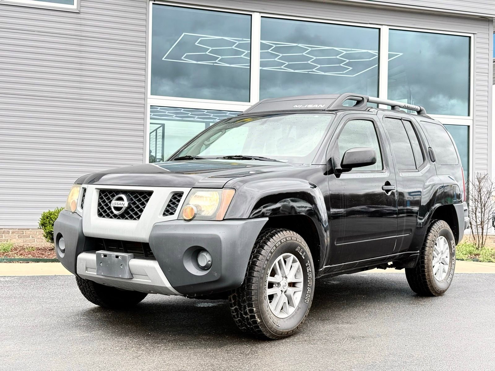 Used 2011 Nissan Xterra X AWD/4WD image 2