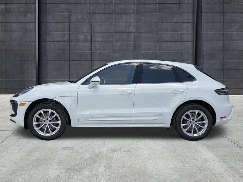 New 2026 Porsche Macan AWD/4WD image 2