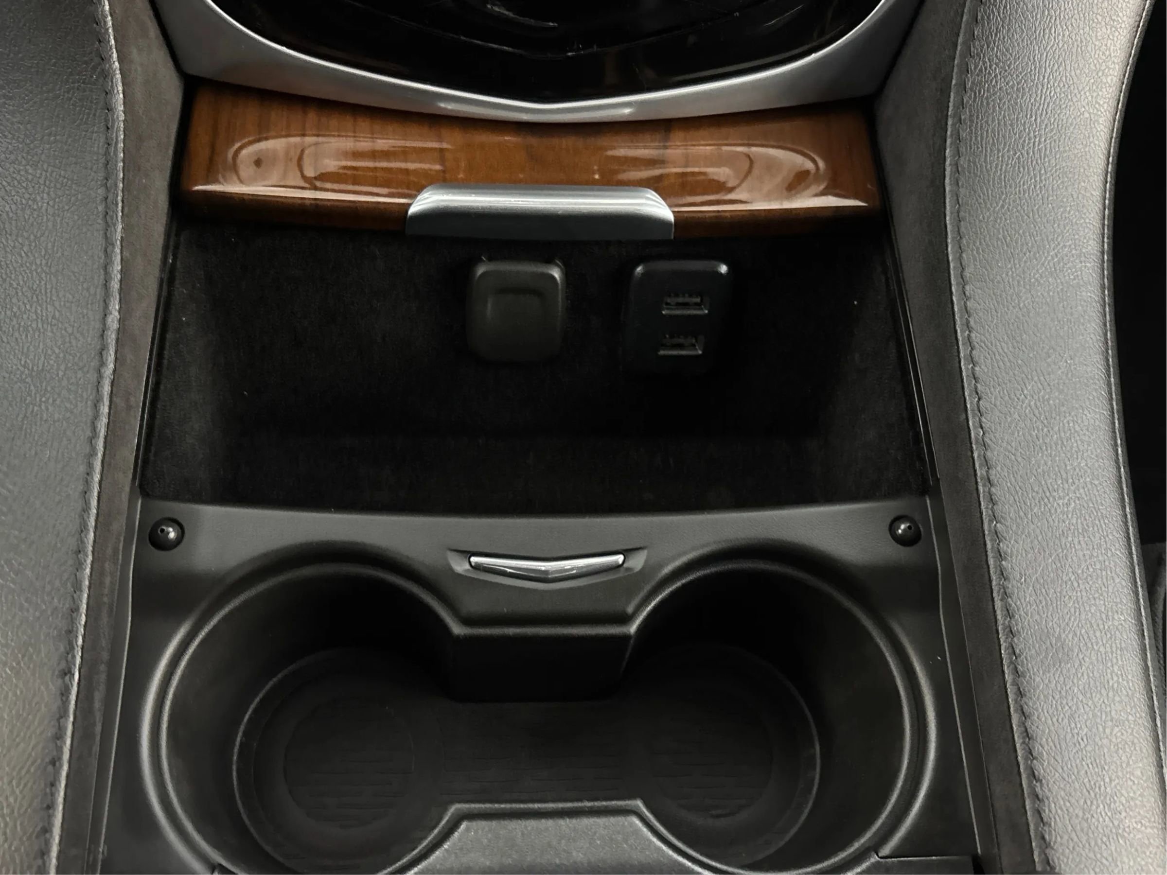 Used 2020 Cadillac Escalade ESV Premium Luxury image 22