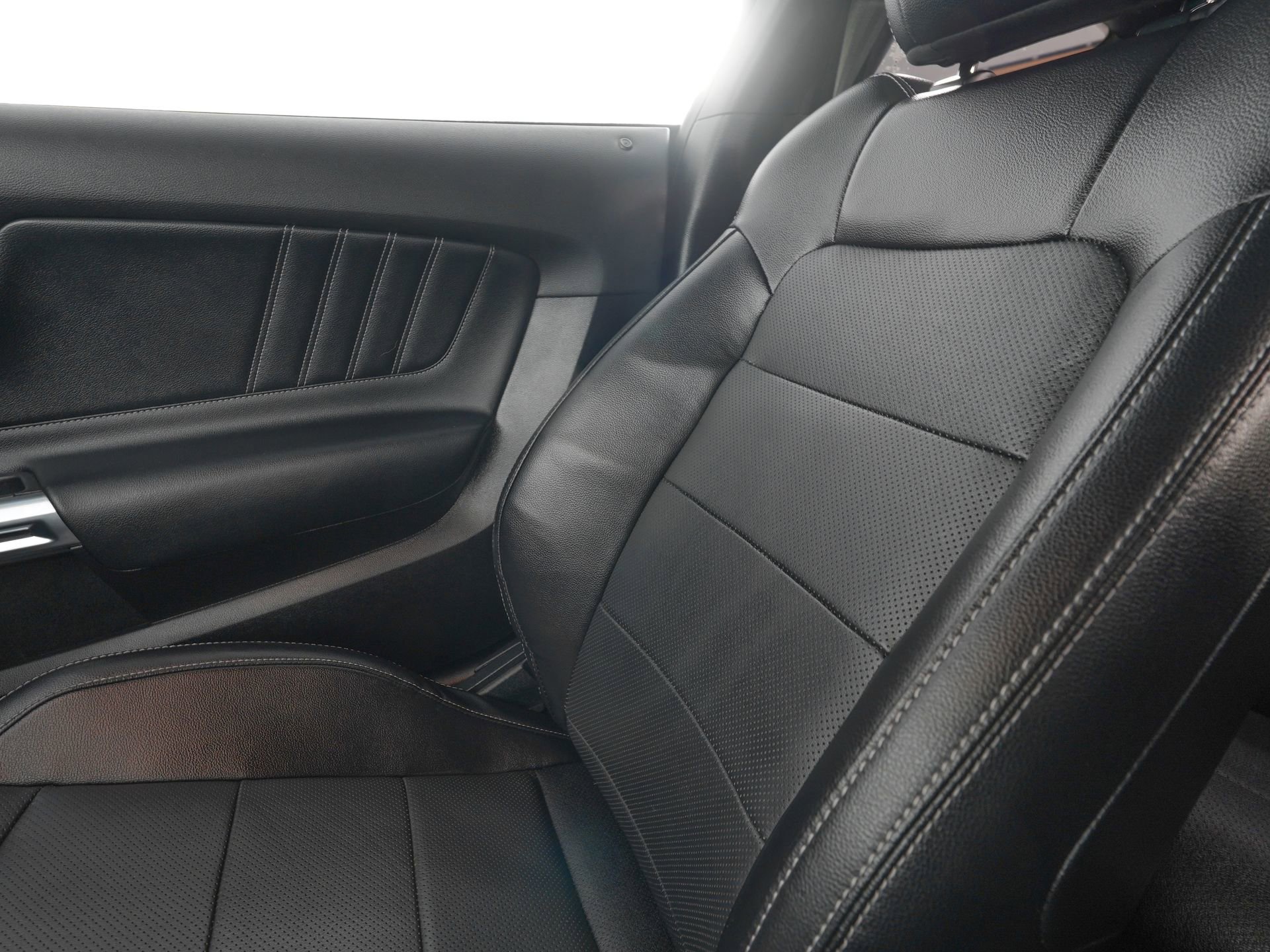 Used 2023 Ford Mustang GT Premium image 24