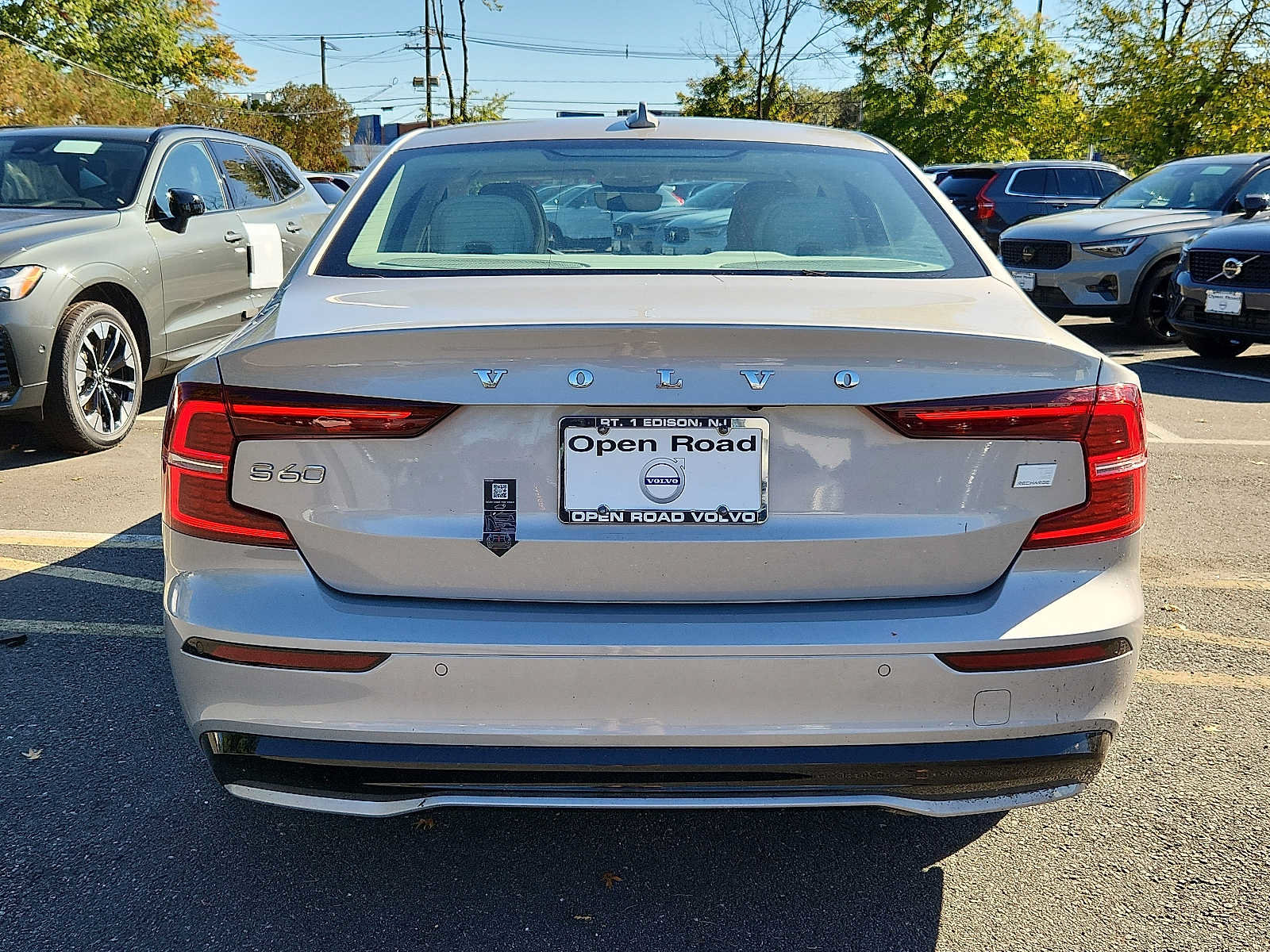 Certified 2024 Volvo S60 T8 Plus AWD/4WD image 5