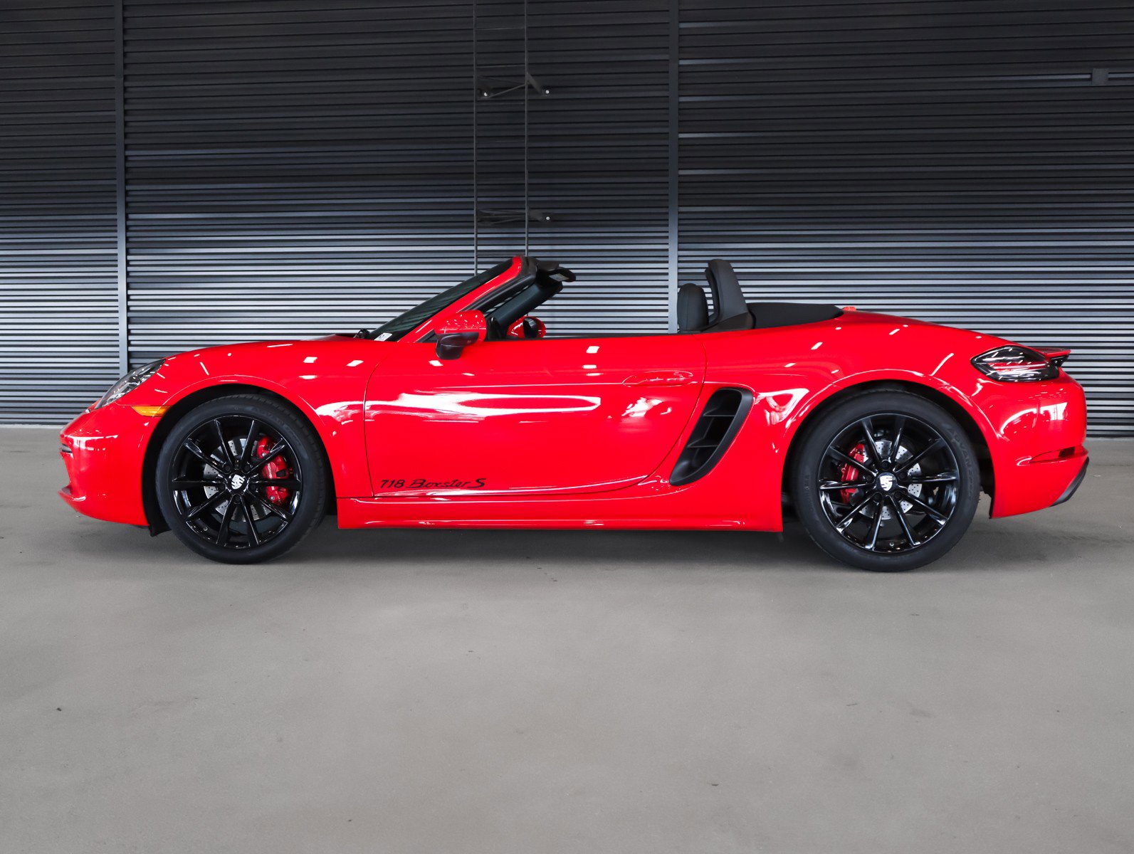Certified 2022 Porsche 718 Boxster S image 2