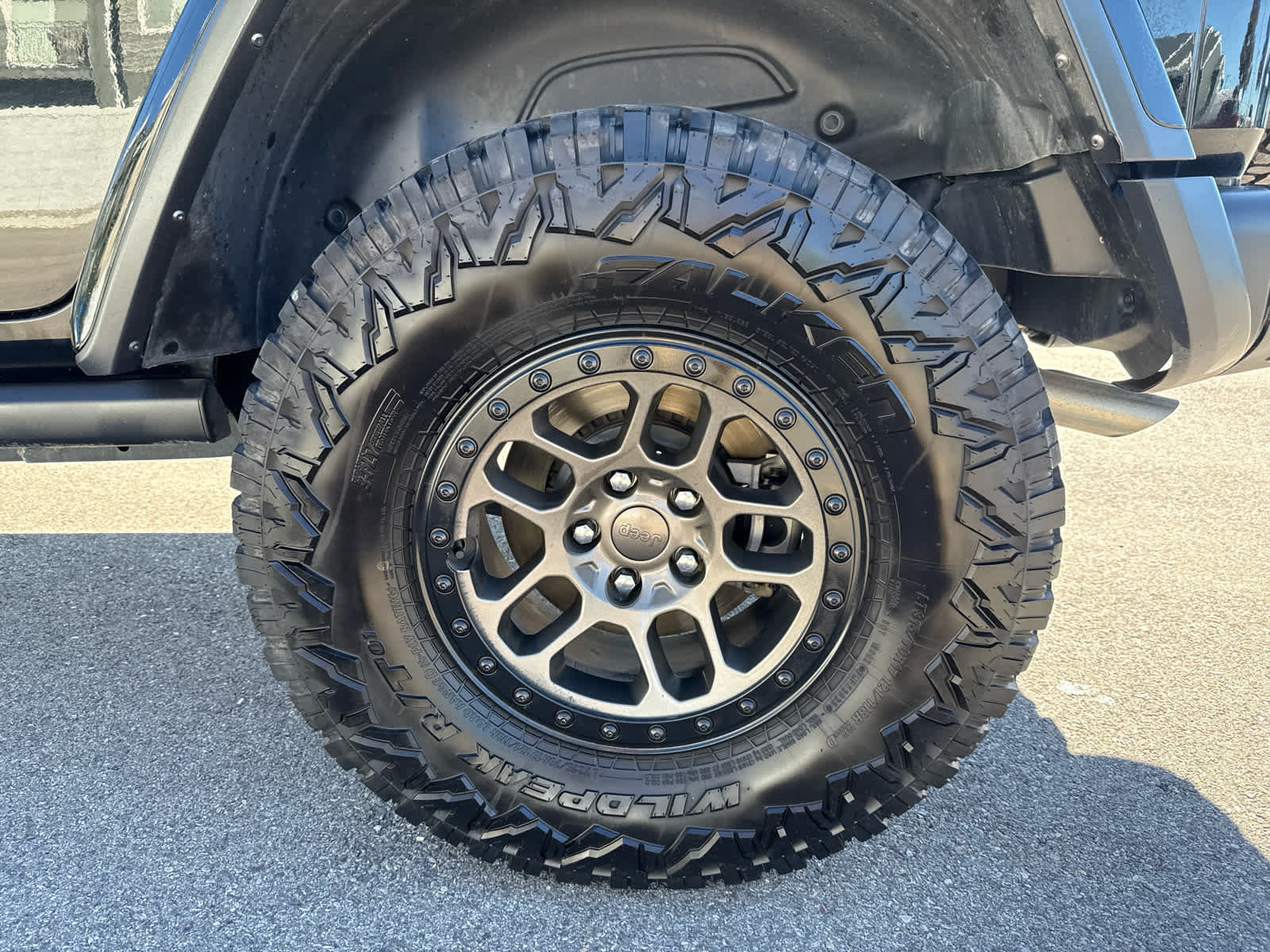 Certified 2022 Jeep Wrangler Unlimited Rubicon w/ Xtreme Recon 35" Tire Package AWD/4WD image 5