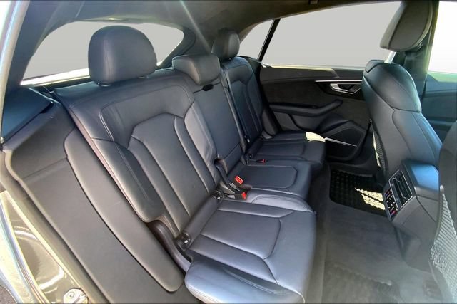 Used 2021 Audi Q8 Prestige w/ Prestige Package AWD/4WD image 19