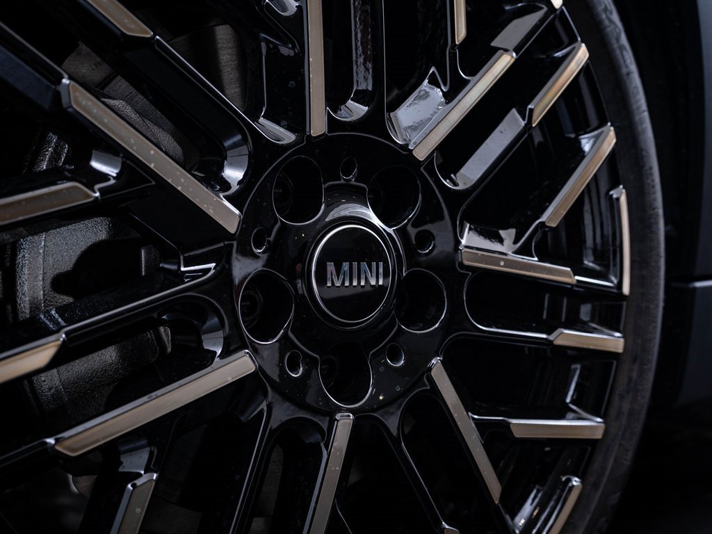 Certified 2025 MINI Cooper S image 7