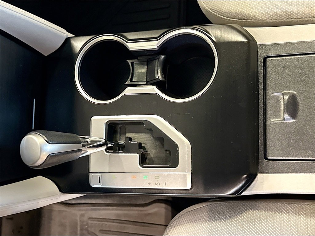 Used 2013 Toyota Camry LE image 17