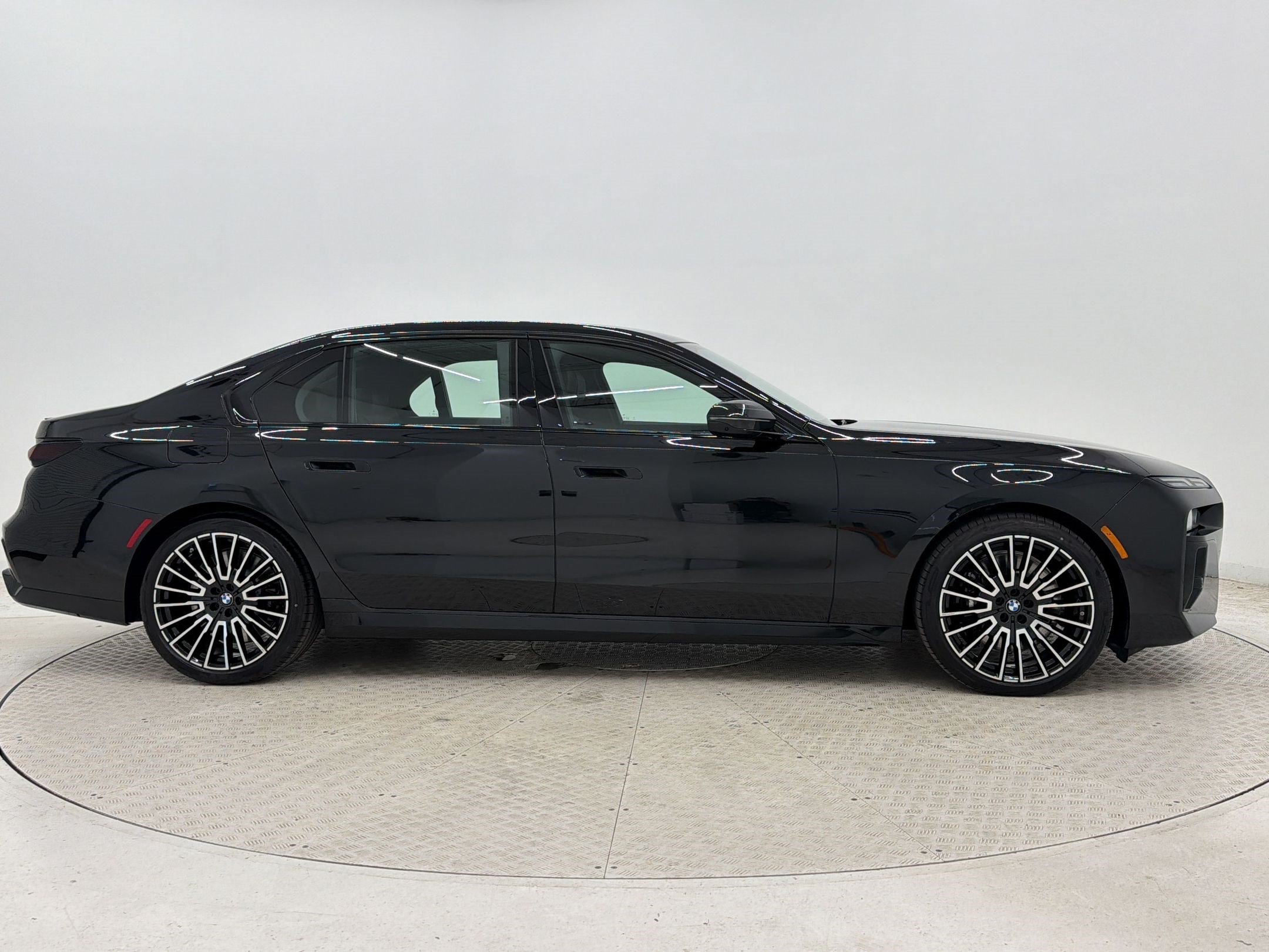 New 2026 BMW 760i xDrive AWD/4WD image 8