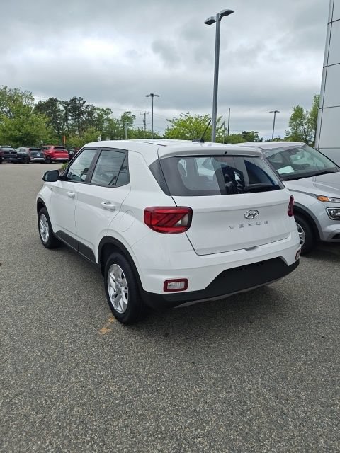 Certified 2026 Hyundai Venue SE FWD image 7