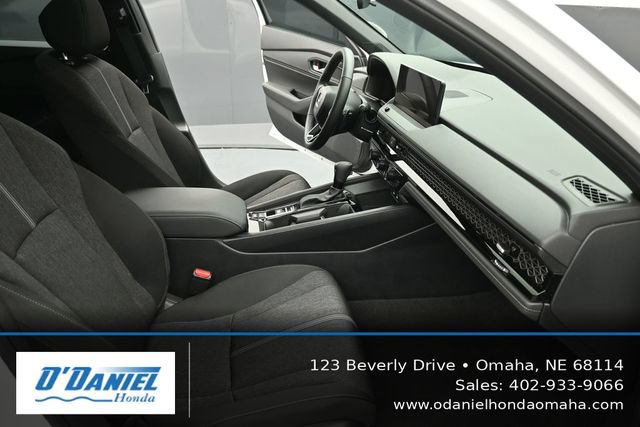 Used 2025 Honda Accord Sport image 40