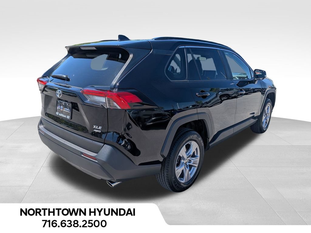 Used 2025 Toyota RAV4 XLE AWD/4WD image 15